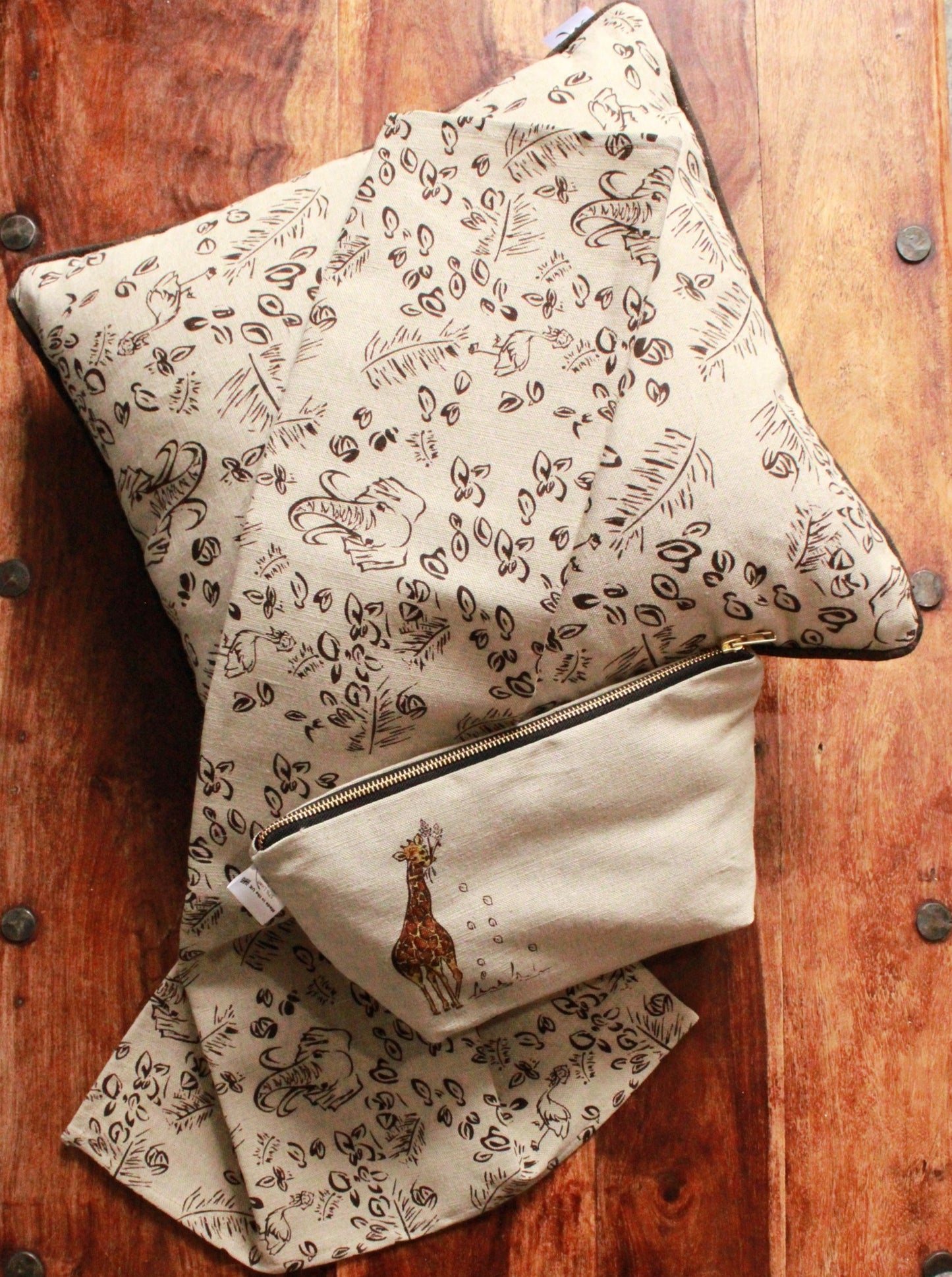 Amboseli Giraffe Luxury Toiletries Bag